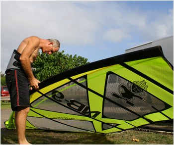 Phil rigging Taty Sail