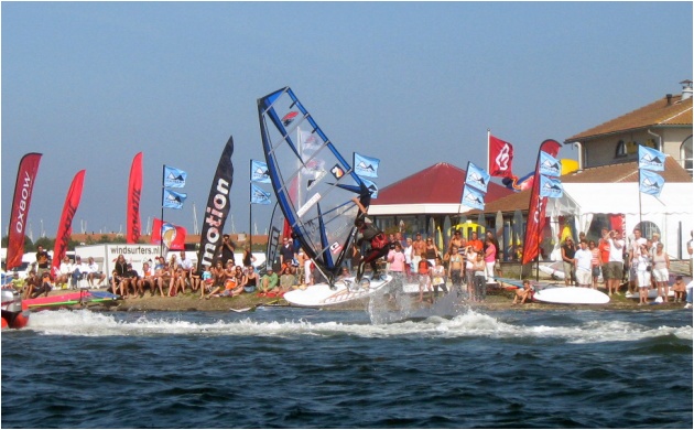 Steven Van Broeckhoven wins Belgian Championships Freestyle Windsurfing 2007 on F2/Maui Sails!