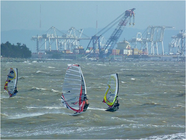 MauiSails hits the bay for a wind-filled weekend of demos!