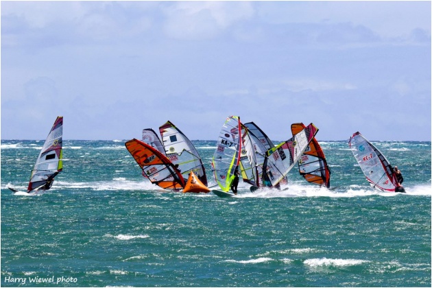 MauiSails on top at Kanaha - Carbon Art Challenge