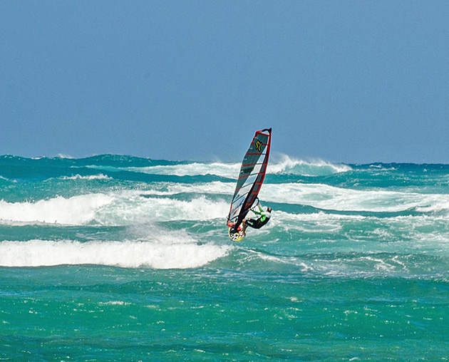 Rigging MauiSails 2014 TR-X by Micah Buzianis
